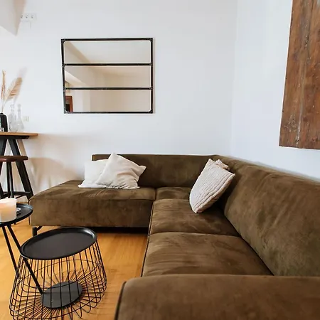 Casa Met Prive Patio Appartamento